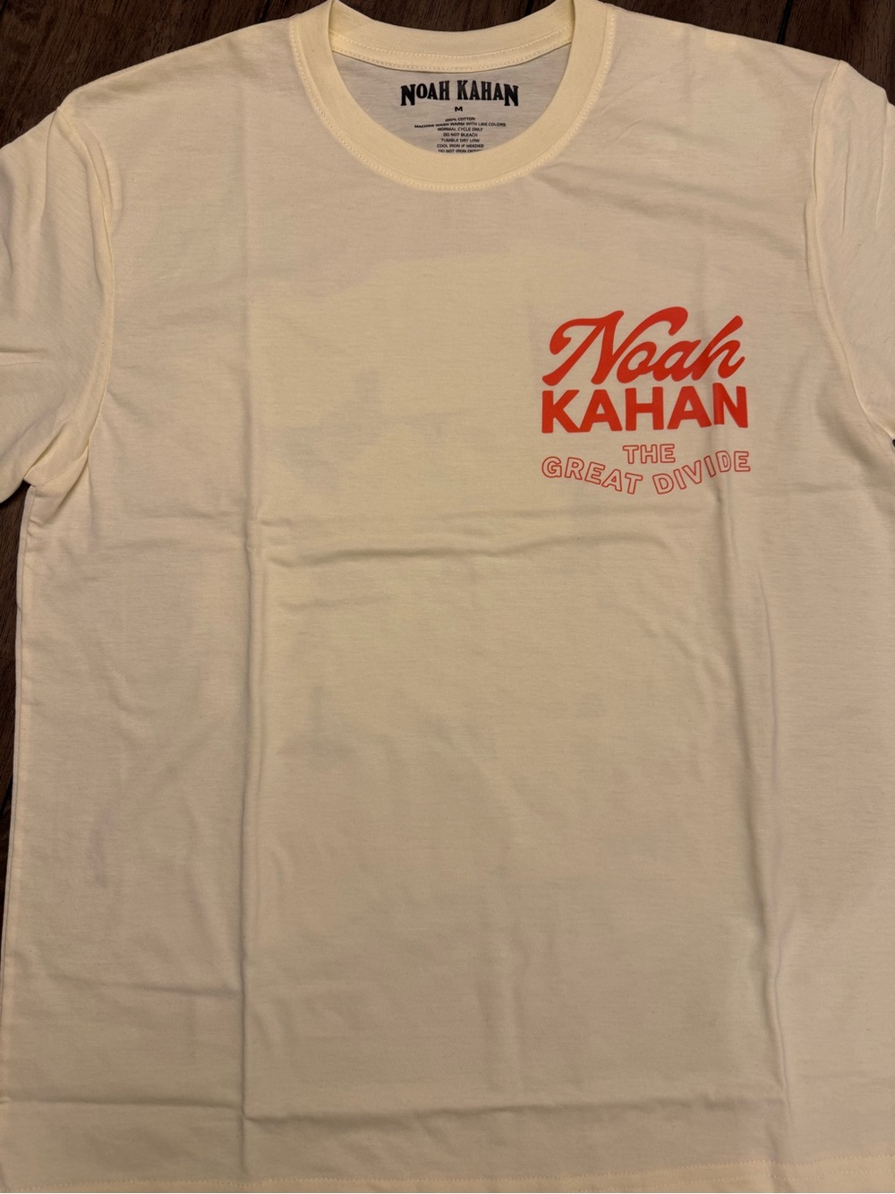 Men's Cream Graphic Logo T-Shirt - The Great Divide 2 medium